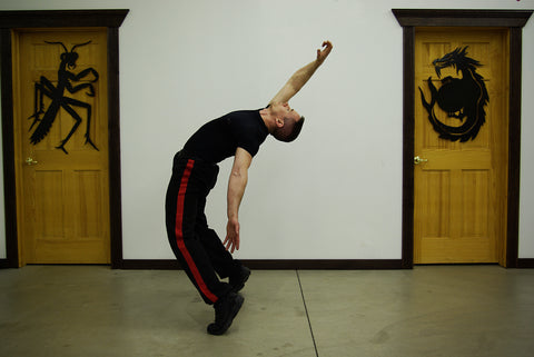 8 Drunken Immortals Chung-Li Chases Monsters and Ghosts (Chung-Li Chui Yao Mo Kuei Kuai) from Northern Drunken Style